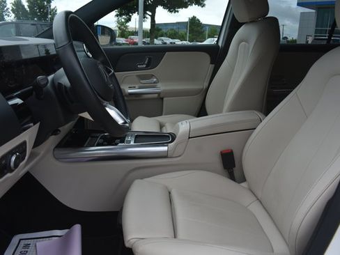 Used 2025 Mercedes-Benz GLA 250 image 14