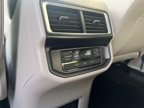 New 2026 Volkswagen Atlas SE FWD image 26