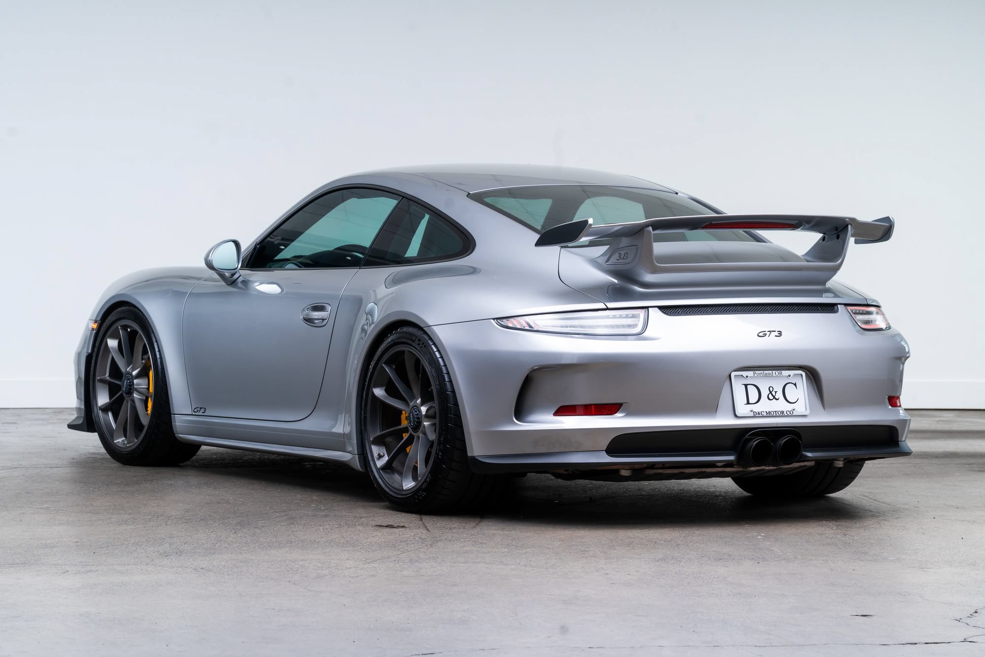 Used 2015 Porsche 911 GT3 RWD image 9