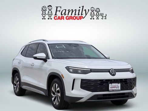 New 2026 Volkswagen Tiguan S FWD image 2