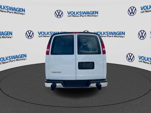 Used 2025 Chevrolet Express 2500 w/ Driver Convenience Package RWD image 5