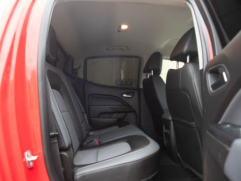 Used 2017 Chevrolet Colorado Z71 AWD/4WD image 12