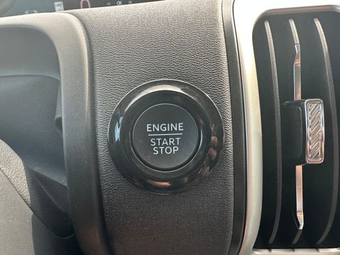 Used 2025 Ford Expedition Active AWD/4WD image 24