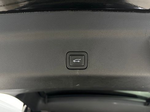 Certified 2024 Chevrolet Tahoe Z71 w/ Luxury Package image 27