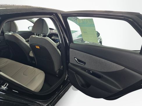 New 2026 Hyundai Elantra Limited FWD image 38