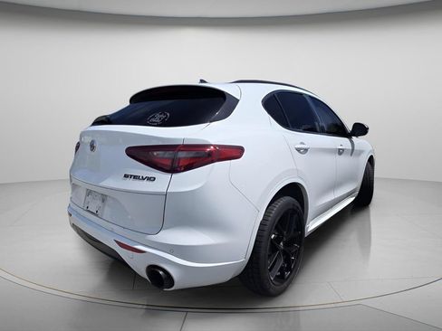 Used 2020 Alfa Romeo Stelvio Ti Sport w/ Quick Order Package 22S Sport AWD/4WD image 4