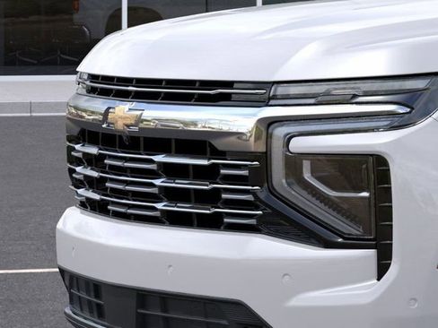 New 2025 Chevrolet Suburban Premier image 13
