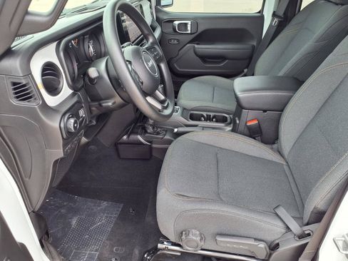 Used 2026 Jeep Wrangler Unlimited Sport AWD/4WD image 12