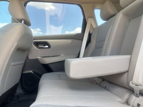 Used 2021 Nissan Rogue SV FWD image 37