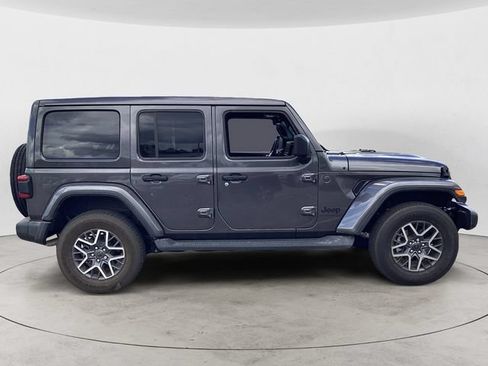 Used 2025 Jeep Wrangler Unlimited Sahara AWD/4WD image 6