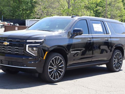 New 2026 Chevrolet Suburban High Country AWD/4WD image 3