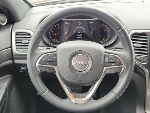 Used 2018 Jeep Grand Cherokee Laredo AWD/4WD image 19