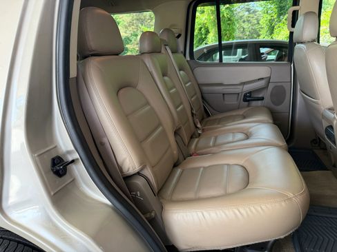 Used 2005 Ford Explorer Sport XLT RWD image 11