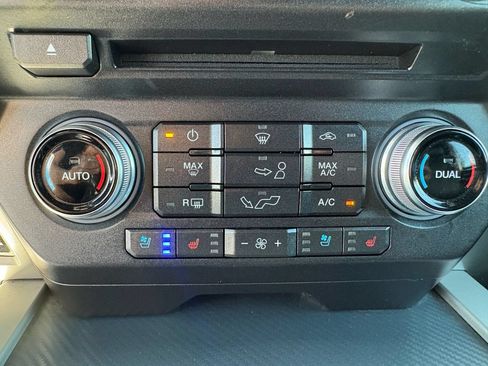 Used 2018 Ford F150 Lariat w/ Equipment Group 502A Luxury AWD/4WD image 22