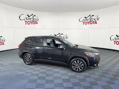 Used 2024 Toyota Corolla Cross AWD Hybrid w/ Moonroof Package image 4
