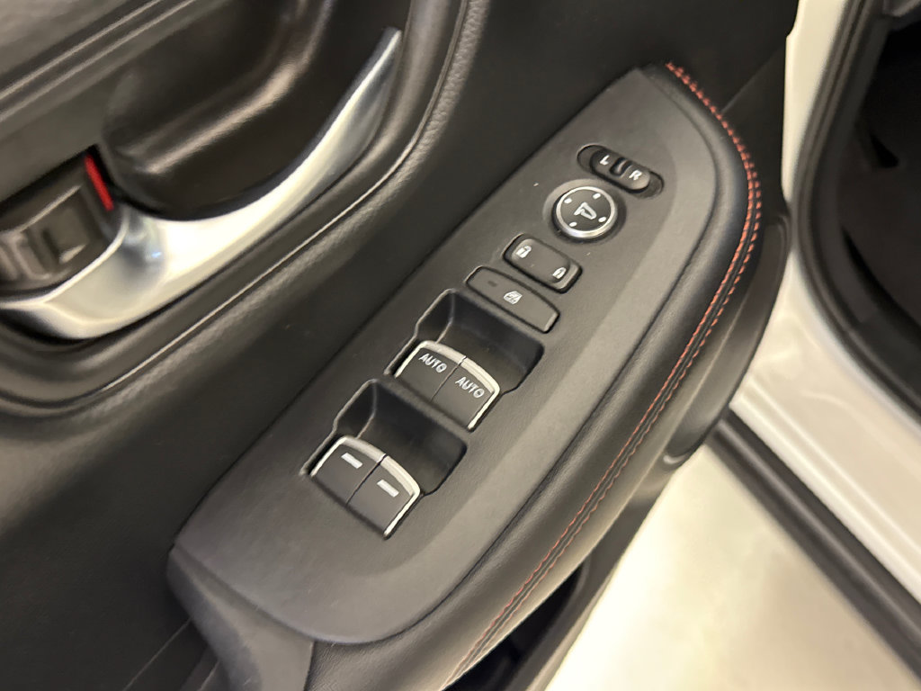 Certified 2025 Honda HR-V Sport image 21
