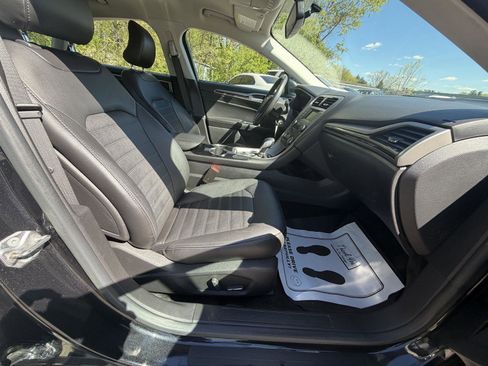 Used 2015 Ford Fusion SE w/ Equipment Group 202A FWD image 25