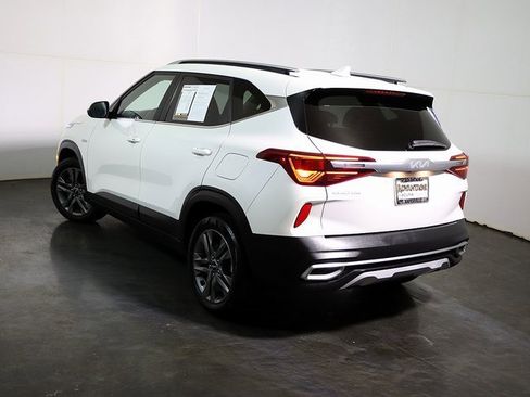 Used 2023 Kia Seltos S image 2