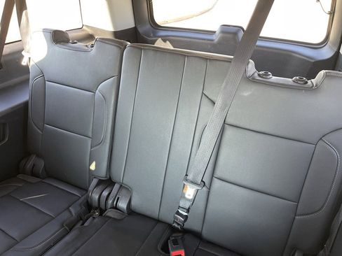 Used 2018 Chevrolet Suburban LT image 27