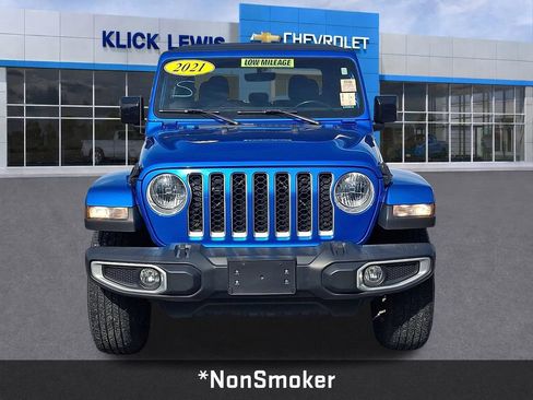 Used 2021 Jeep Gladiator Overland AWD/4WD image 2