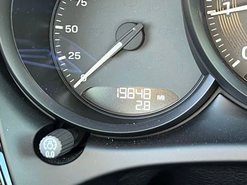 Used 2024 Porsche Macan image 25