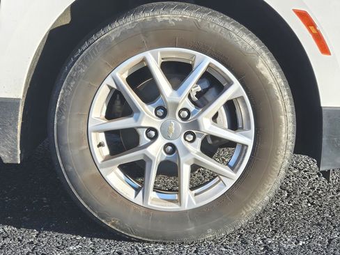 Used 2022 Chevrolet Equinox LT AWD/4WD image 4