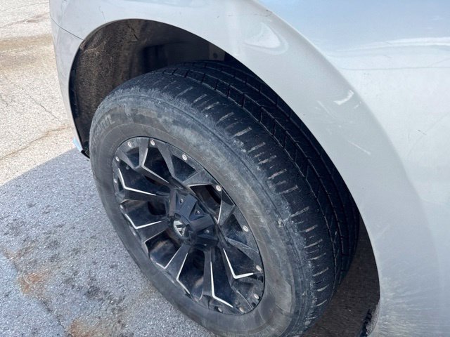 Used 2018 Ford Expedition Limited w/ Equipment Group 301A AWD/4WD image 8