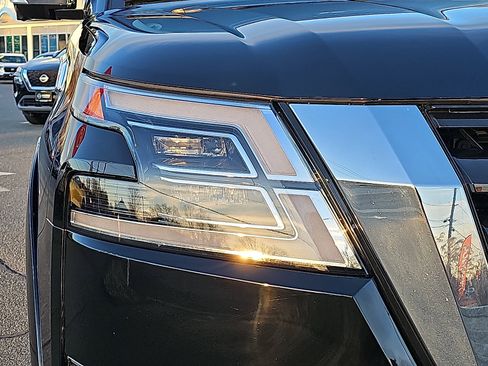 Certified 2022 Nissan Armada Platinum w/ Captain's Chairs Package image 9