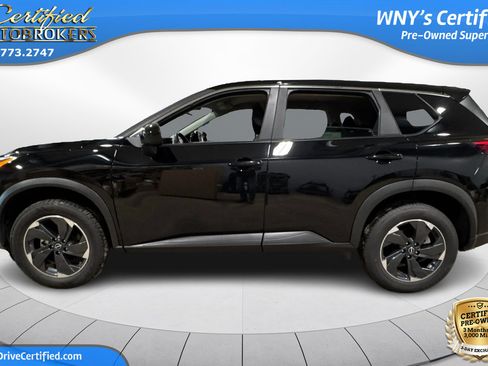 Used 2025 Nissan Rogue SV AWD/4WD image 9