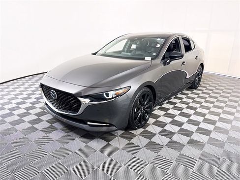 Used 2021 MAZDA MAZDA3 Premium Plus image 3