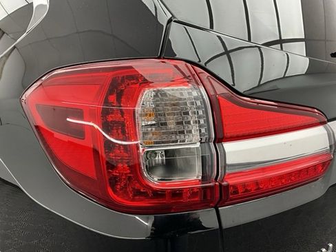 Used 2019 Subaru Ascent Limited image 22
