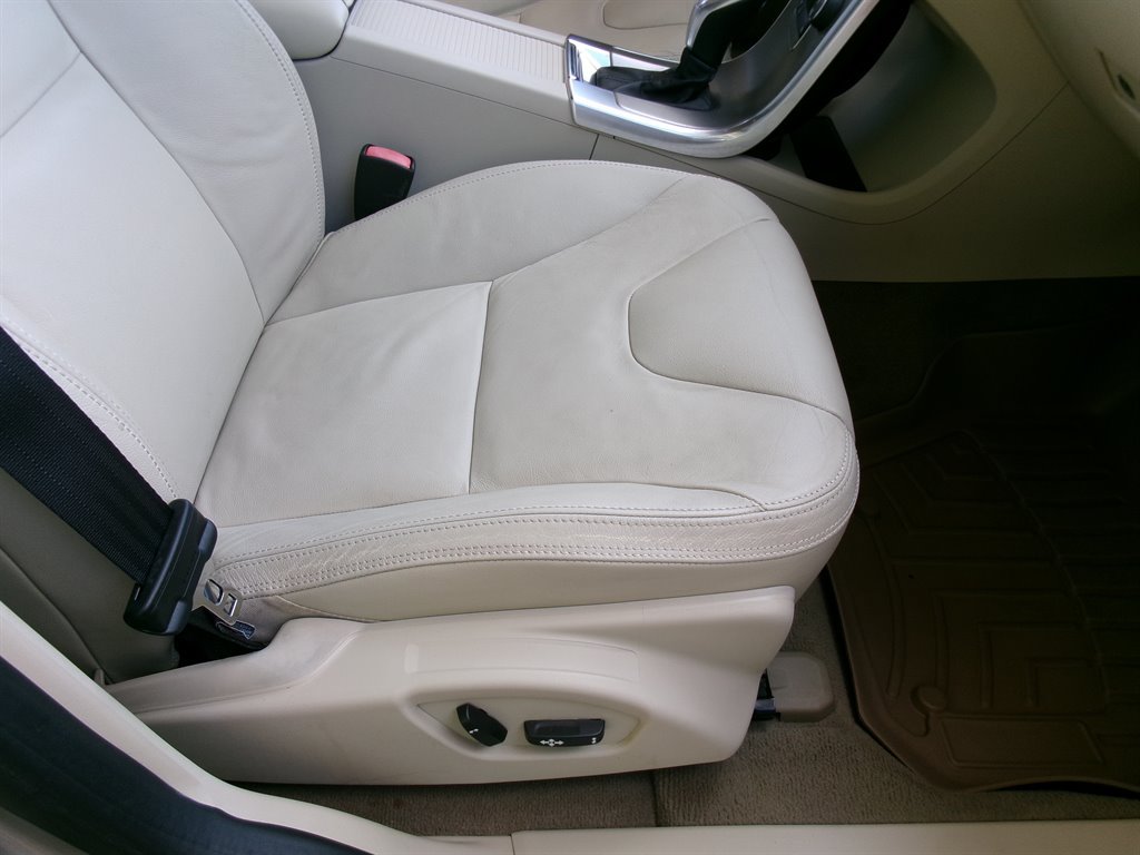 Used 2013 Volvo XC60 3.2 FWD image 19