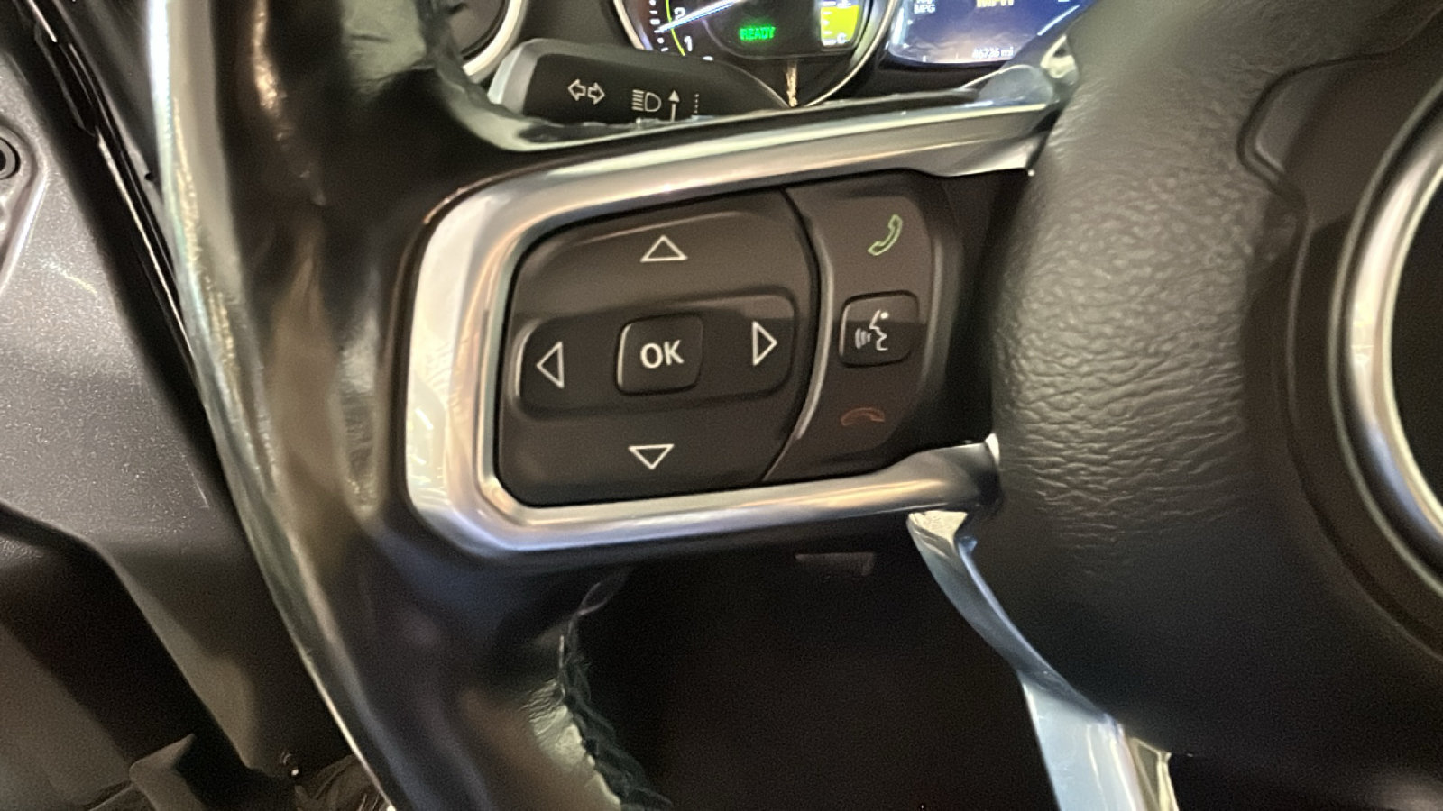 Used 2022 Jeep Wrangler Unlimited Rubicon 4xe w/ Cold Weather Group AWD/4WD image 18