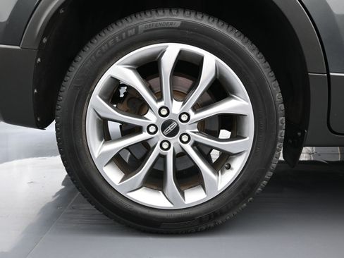 Used 2019 Lincoln MKC Select w/ Select Plus Package FWD image 18