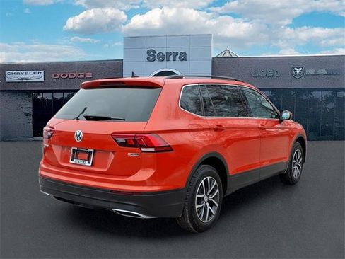 Used 2019 Volkswagen Tiguan SE w/ Panoramic Sunroof Package image 6