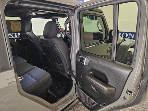 Used 2020 Jeep Gladiator Rubicon AWD/4WD image 18