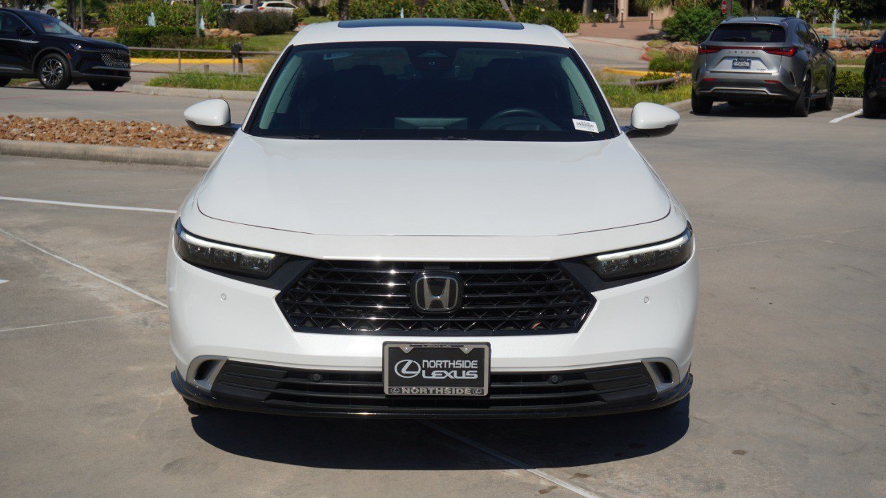 Used 2023 Honda Accord Touring image 3