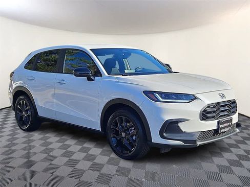 Certified 2025 Honda HR-V Sport image 3