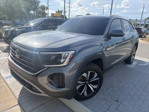 Certified 2025 Volkswagen Atlas Cross Sport SE FWD image 15