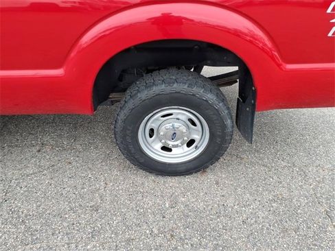 Used 2011 Ford F250 XL w/ XL Value Pkg image 22