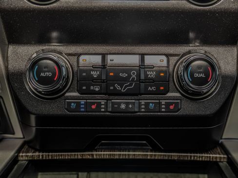 Used 2021 Ford F350 Lariat w/ Lariat Ultimate Package AWD/4WD image 33
