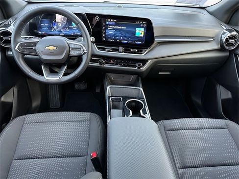 Used 2025 Chevrolet Equinox LT image 10