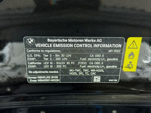 Used 2022 BMW 330e w/ M Sport Package RWD image 21