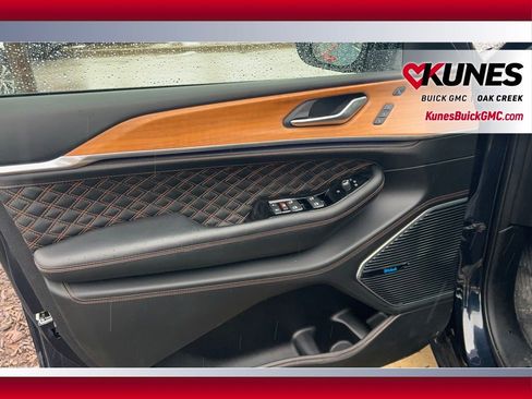 Used 2024 Jeep Grand Cherokee L Summit image 16