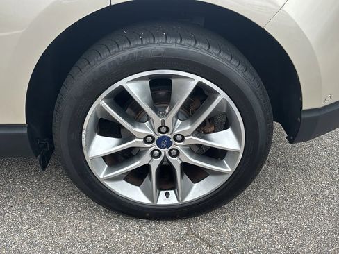 Used 2018 Ford Edge Titanium w/ Equipment Group 302A FWD image 26