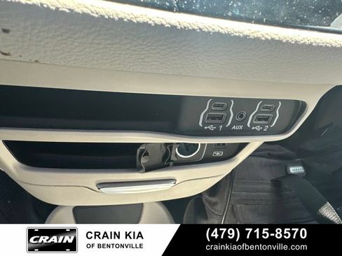 Used 2022 Chrysler Pacifica Touring-L FWD image 27