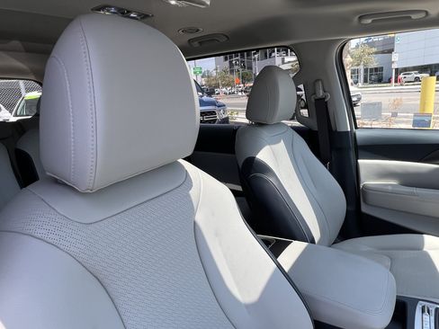 Certified 2026 Kia Carnival SX Prestige FWD image 15