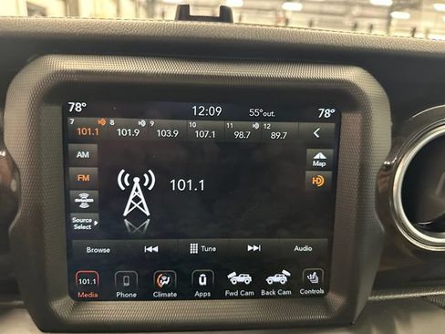 Used 2022 Jeep Wrangler Unlimited Rubicon w/ Trailer Tow Package AWD/4WD image 31