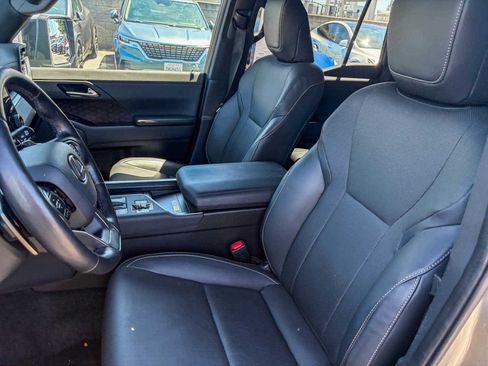Used 2024 Lexus GX 550 w/ Accessory Package (Z1) AWD/4WD image 17
