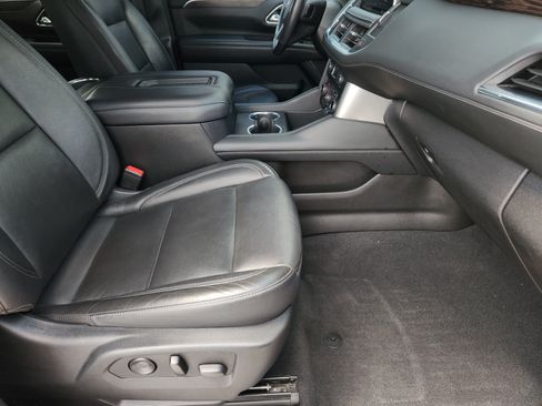 Used 2021 Chevrolet Tahoe LT w/ LT Signature Package AWD/4WD image 17
